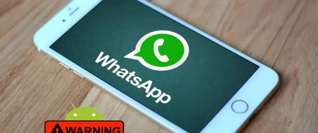 WHATSAPP FALLA NEL SISTEMA: A RISCHIO I DATI PERSONALI PER COLPA DI UNA GIF