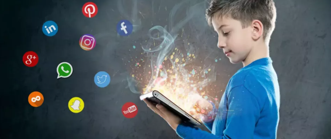 ANSIA E DEPRESSIONE PER GLI ADOLESCENTI CHE USANO I SOCIAL ALMENO TRE ORE AL GIORNO