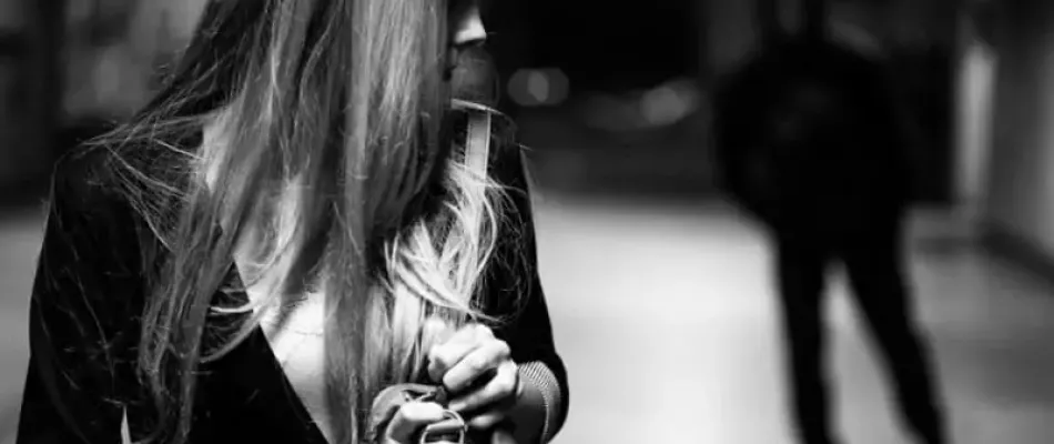 STALKER: DOPO ANNI RITROVA LA VITTIMA É LA PERSEGUITA